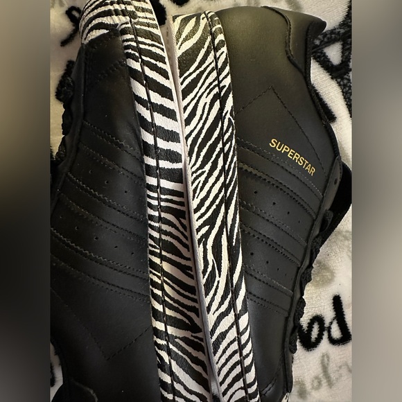 Adidas Superstar 'Zebra Print' Sneaker size 7.5 - Picture 2 of 6